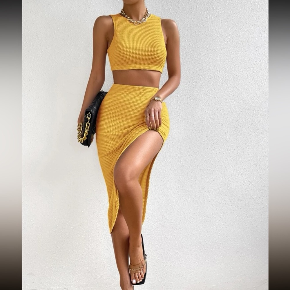 Cropped tank & skirt set